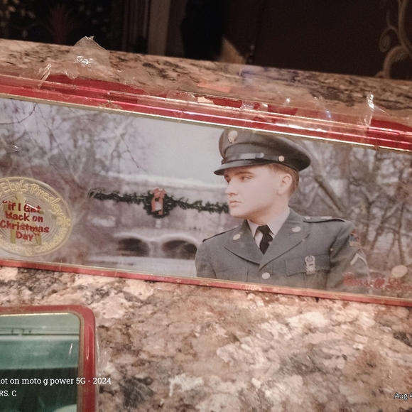 Elvis Presley Collectible Tin Set.Elvis collectibles Un opened chocolates - Picture 6 of 6